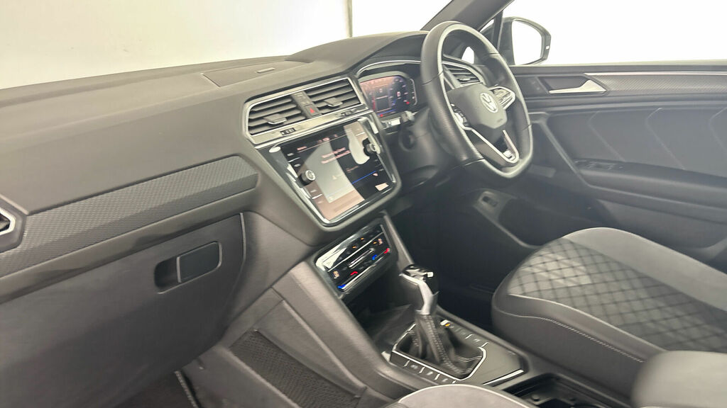 Volkswagen Tiguan Allspace Tsi R-line Dsg Euro 6 5-Door WM73FYU Silver #2