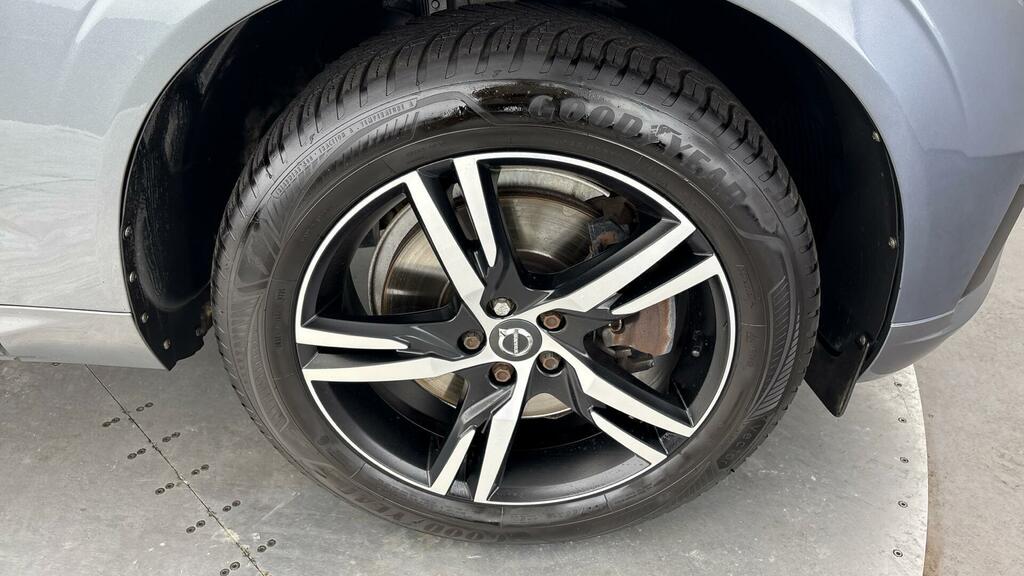 Volvo XC60 2.0 T5 R-design Euro 6 5-Door DE67YWM Grey #4