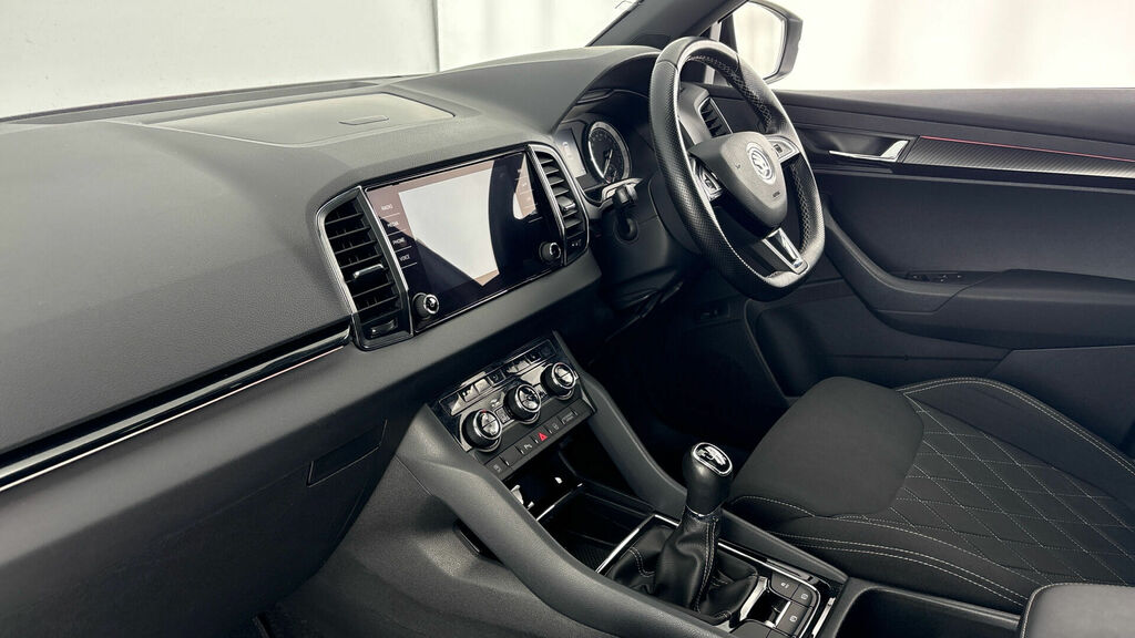 Skoda Karoq Tsi Act Sportline Euro 6 5-Door AY20WEW White #2