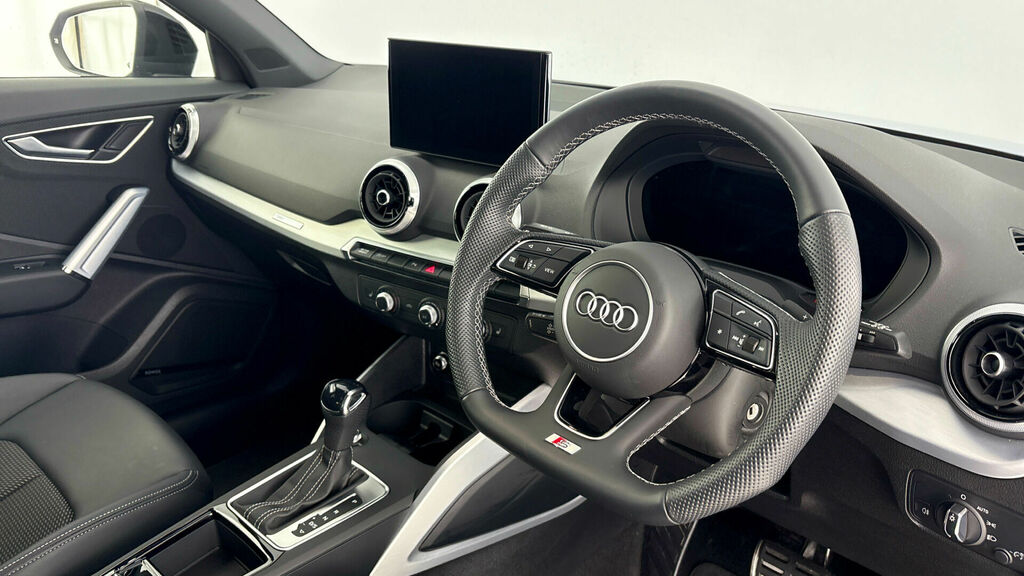 Audi Q2 Black Edition 35 Tfsi 150 Ps S Tronic Blue #6