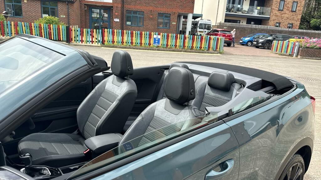 Volkswagen T-Roc Black Edition Black #25