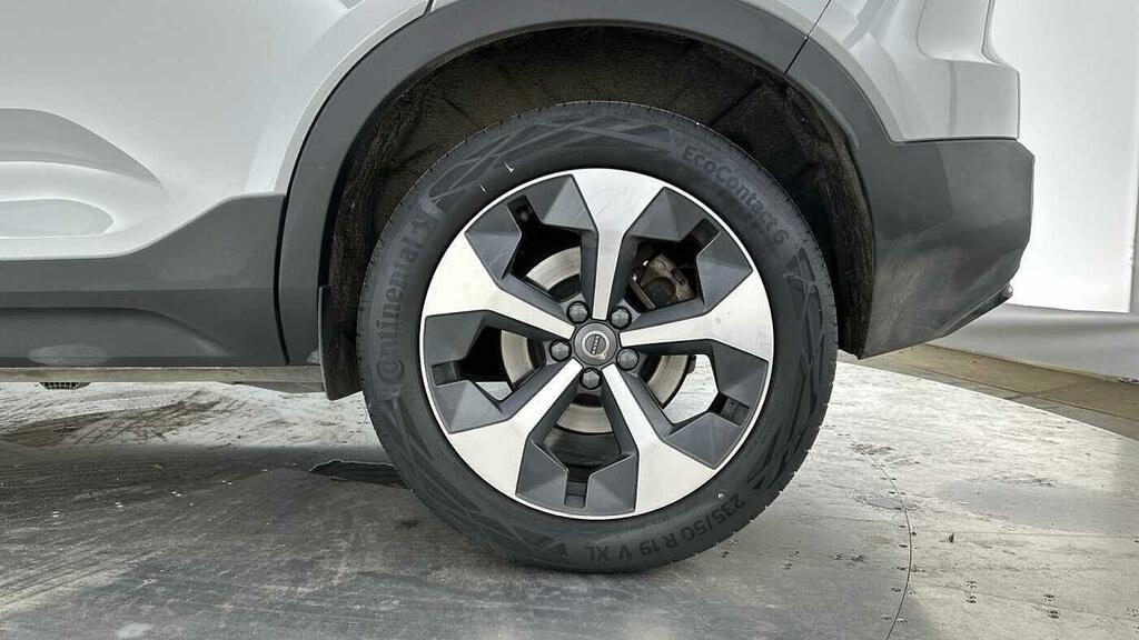 Volvo XC40 2.0 B4 Mhev Plus Dark Dct Euro 6 5-Door RF25UDD Grey #4