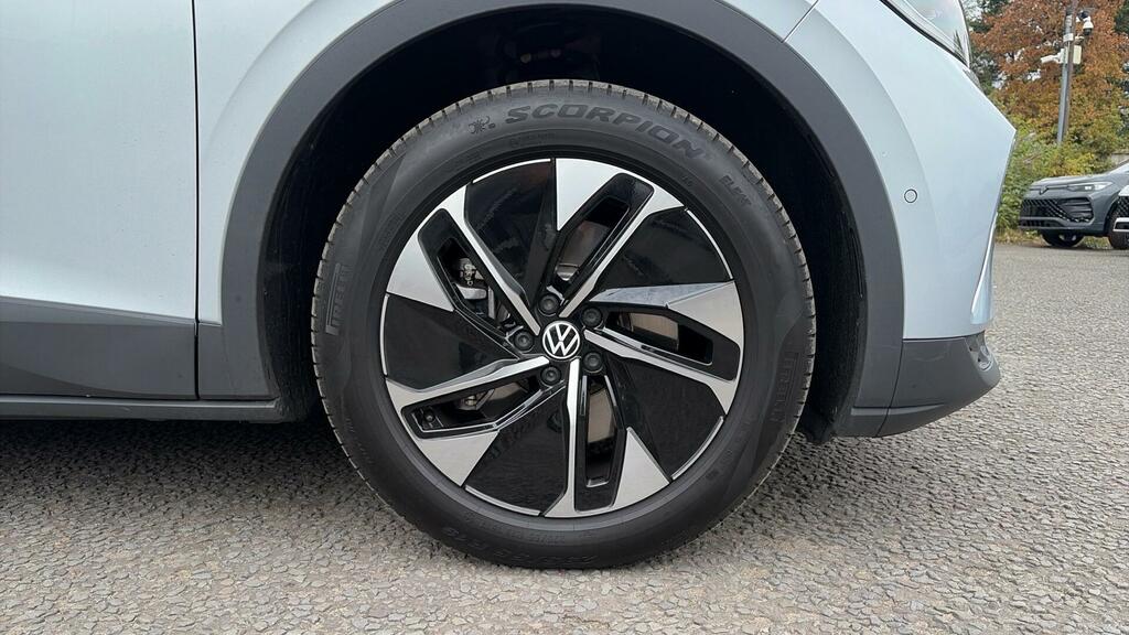 Volkswagen ID.4 Pro 77Kwh Match 4Motion 5-Door Silver #4