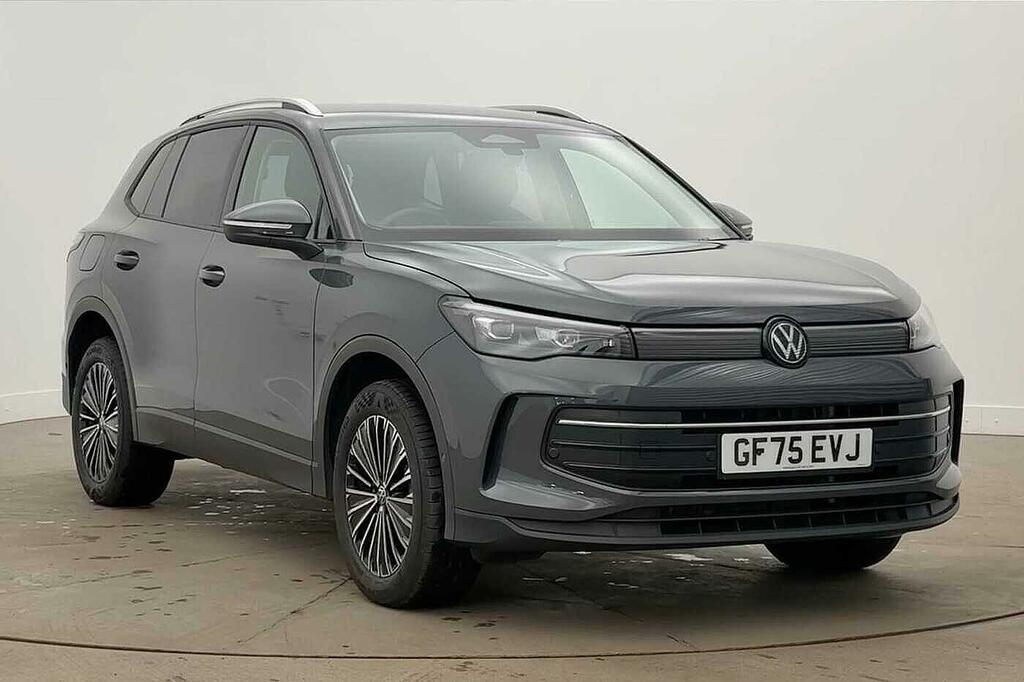 Volkswagen Tiguan R-line Green #1