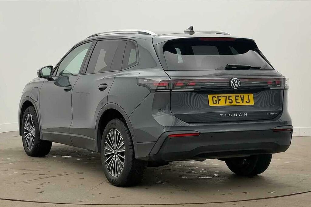 Volkswagen Tiguan R-line Green #2