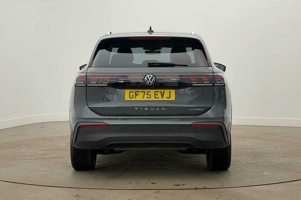 Volkswagen Tiguan R-line Green #6