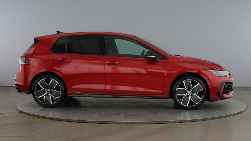 Volkswagen Golf Hatch Black Edition 1.5 Tsi 150 Ps 6-Speed  Red #3