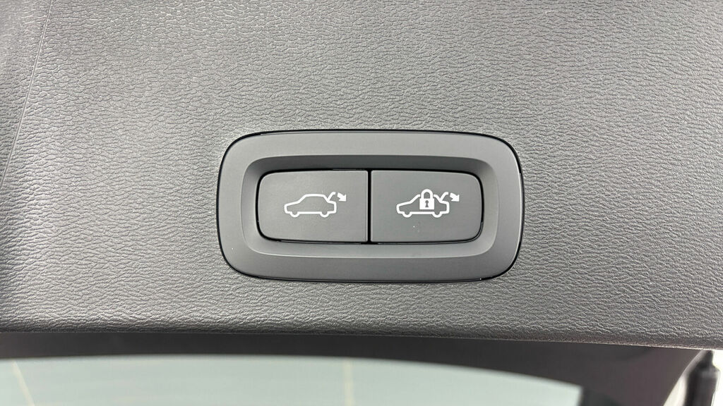 Volvo XC40 Recharge Plus, T4 Plug-in Hybrid, Black #38