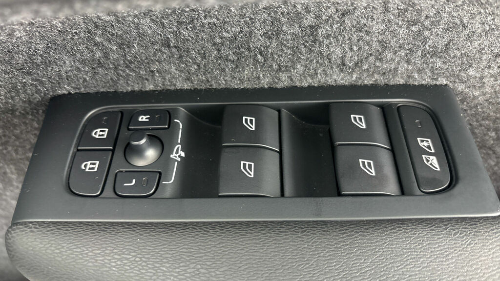 Volvo XC40 Recharge Plus, T4 Plug-in Hybrid, Black #17
