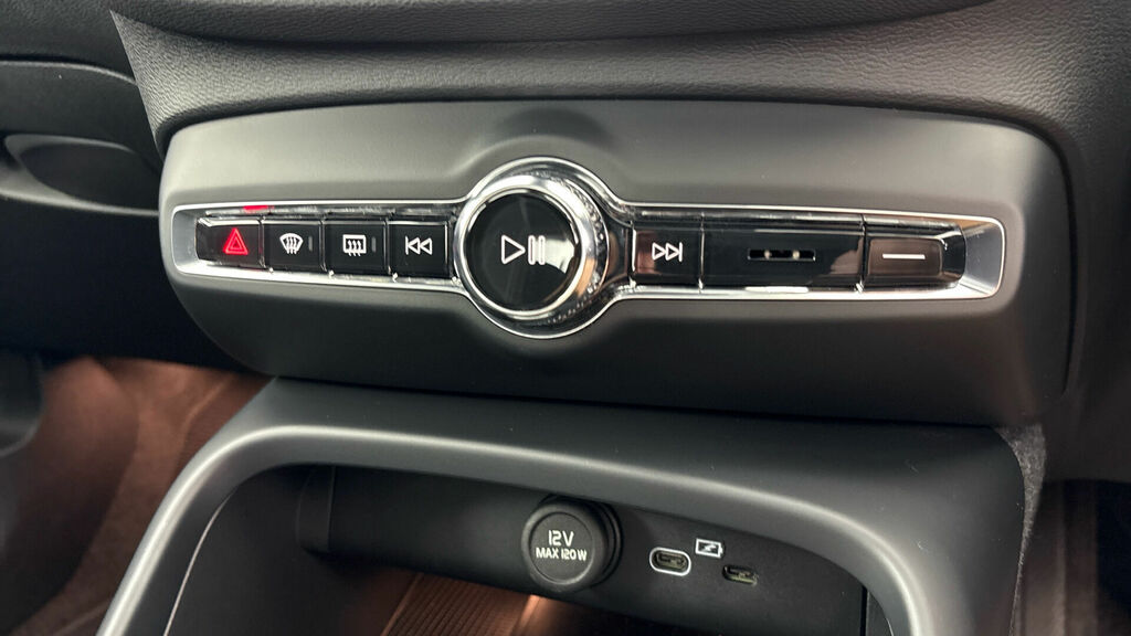 Volvo XC40 Recharge Plus, T4 Plug-in Hybrid, Black #25