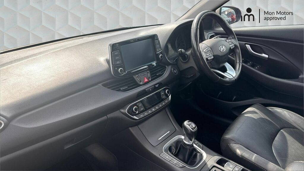 Hyundai I30 T-gdi Premium Se Tourer Euro 6 5-Door HW18PGO White #2