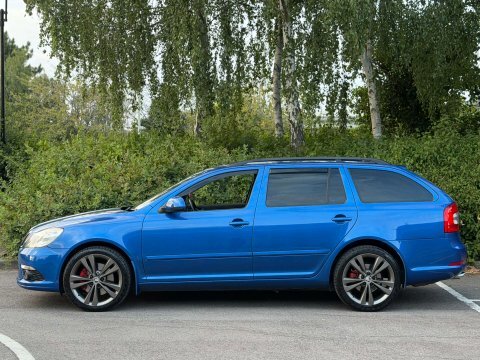 Skoda Octavia 2.0 Tdi Pd Laurin Klement 8 Services Le Black #19