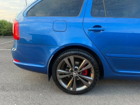 Skoda Octavia 2.0 Tdi Pd Laurin Klement 8 Services Le Black #8