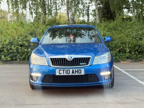 Skoda Octavia 2.0 Tdi Pd Laurin Klement 8 Services Le Black #2