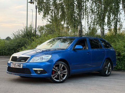 Skoda Octavia 2.0 Tdi Pd Laurin Klement 8 Services Le Black #3