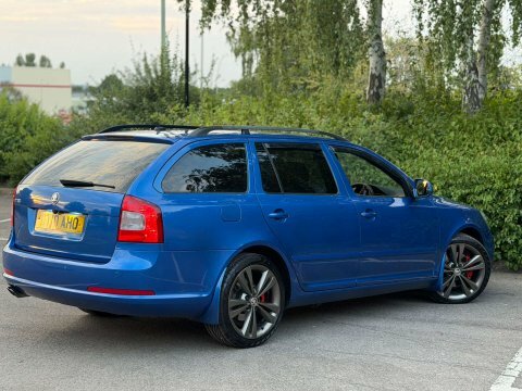 Skoda Octavia 2.0 Tdi Pd Laurin Klement 8 Services Le Black #30