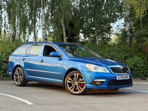 Skoda Octavia 2.0 Tdi Pd Laurin Klement 8 Services Le Black #1