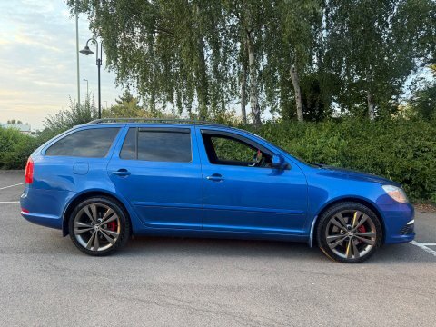 Skoda Octavia 2.0 Tdi Pd Laurin Klement 8 Services Le Black #7