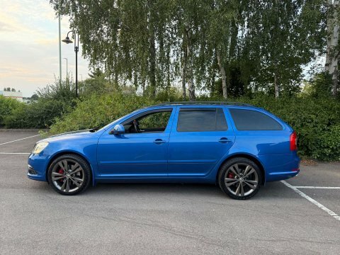 Skoda Octavia 2.0 Tdi Pd Laurin Klement 8 Services Le Black #20
