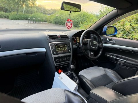 Skoda Octavia 2.0 Tdi Pd Laurin Klement 8 Services Le Black #24