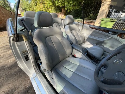 Mercedes-Benz CLK Convertible 1.8 Clk200 Kompressor Avantgarde Cabri Black #23