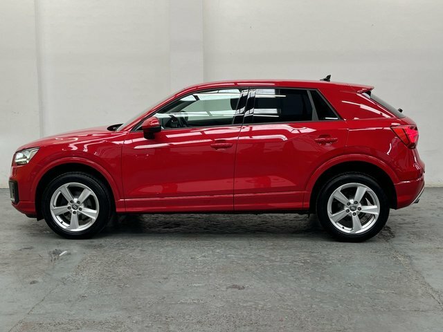 Audi Q2 1.0 Tfsi Sport Red #4