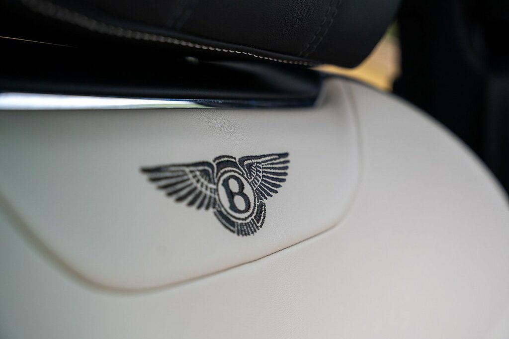 Bentley Bentayga Bentley Bentayga Estate 4.0 V8 Mulliner Driving Sp White #38