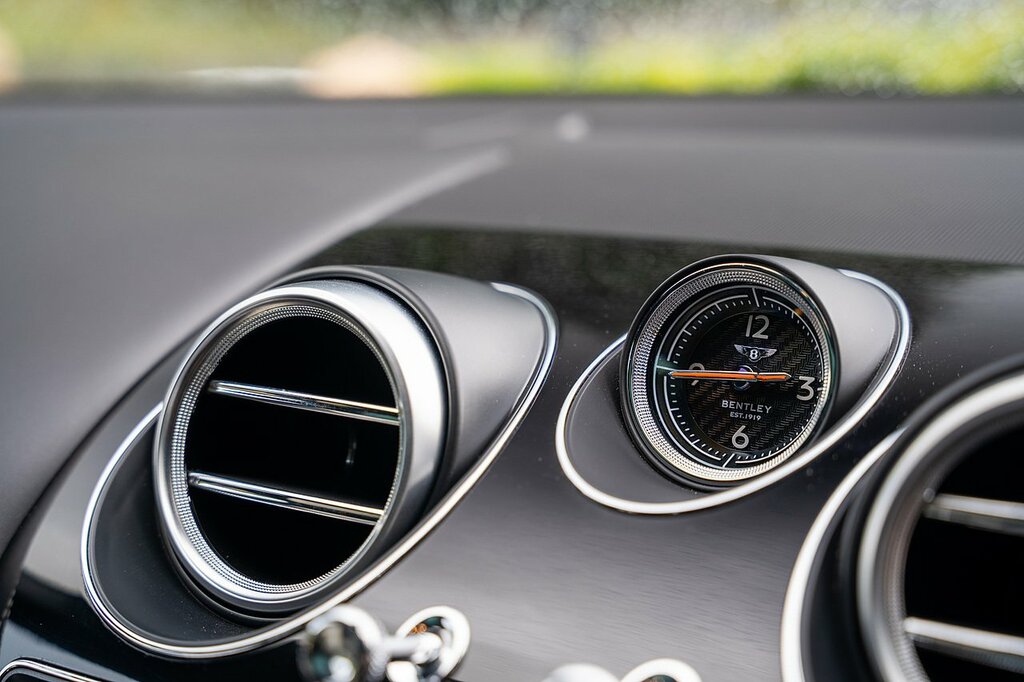 Bentley Bentayga Bentley Bentayga Estate 4.0 V8 Mulliner Driving Sp White #43