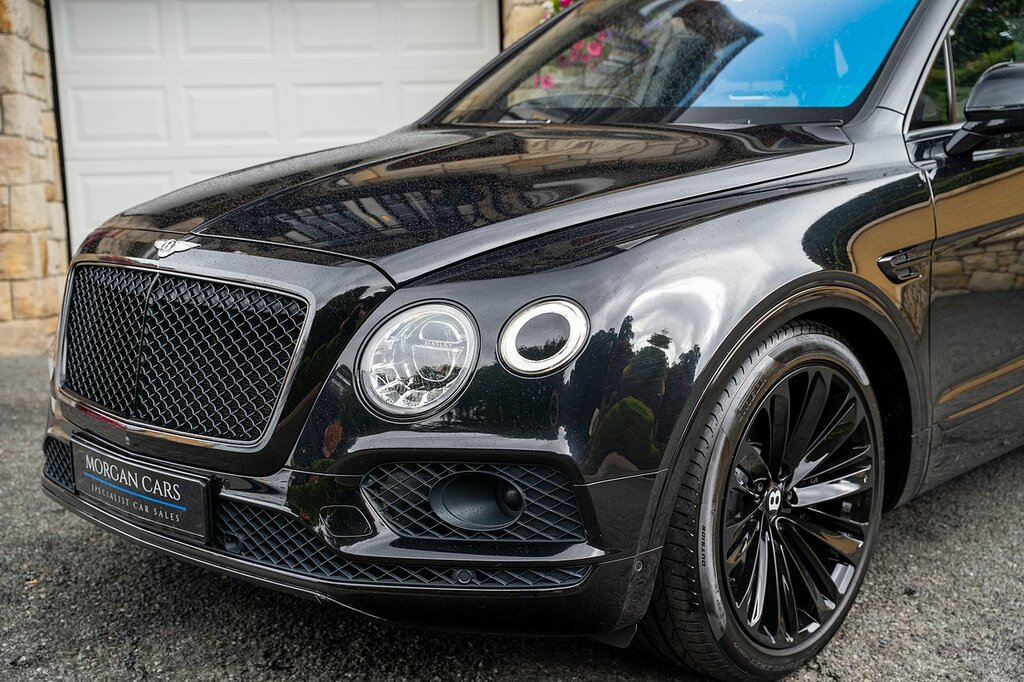 Bentley Bentayga Bentley Bentayga Estate 4.0 V8 Mulliner Driving Sp White #31