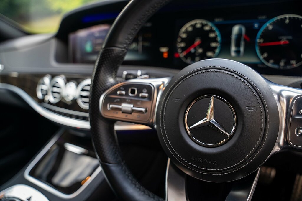 Mercedes-Benz S Class Coupe 4.0 S560 V8 Biturbo Amg Line Premium G-tro Silver #53