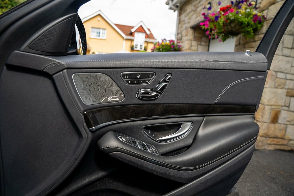 Mercedes-Benz S Class Coupe 4.0 S560 V8 Biturbo Amg Line Premium G-tro Silver #55