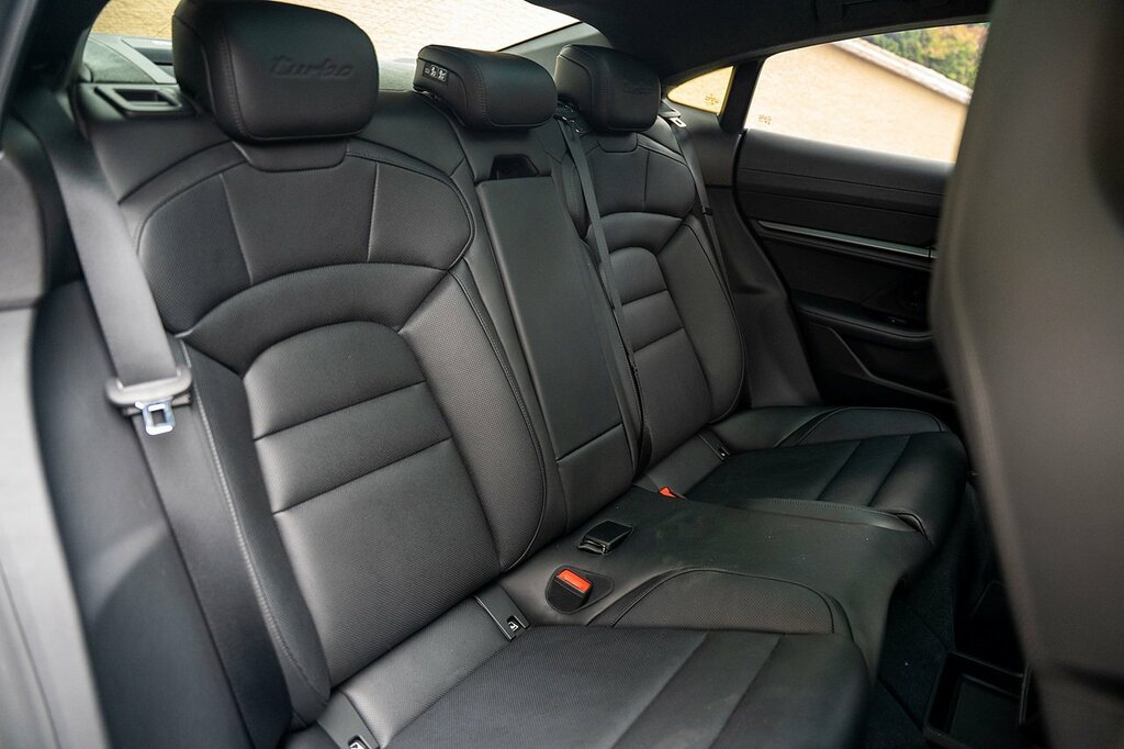 Porsche Taycan Taycan Turbo S Cross Turismo Black #61