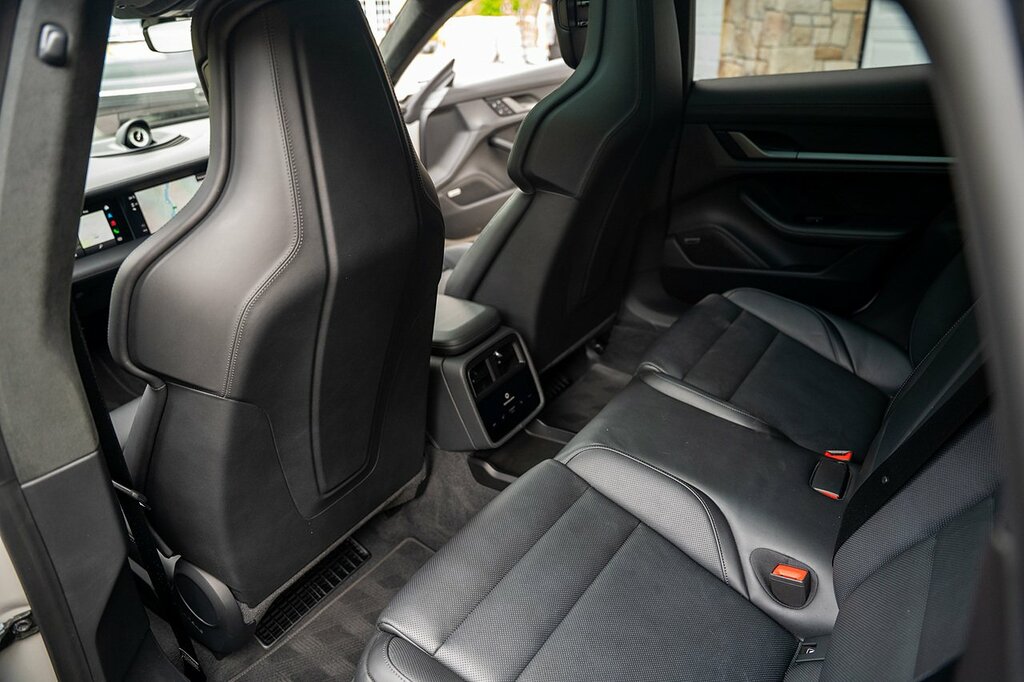 Porsche Taycan Taycan Turbo S Cross Turismo Black #76