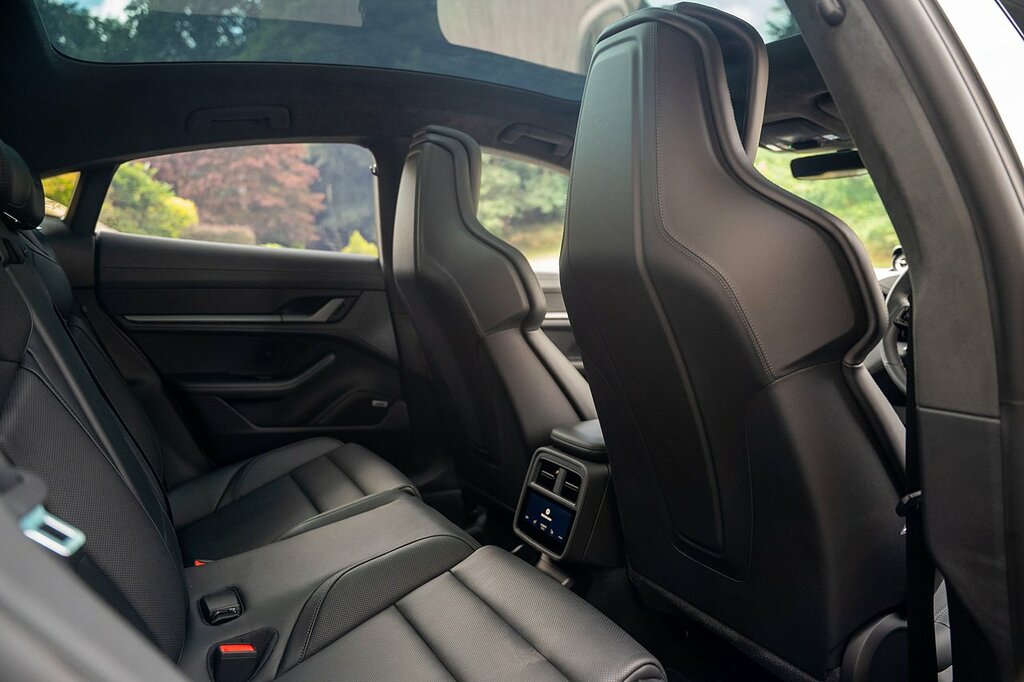 Porsche Taycan Taycan Turbo S Cross Turismo Black #60