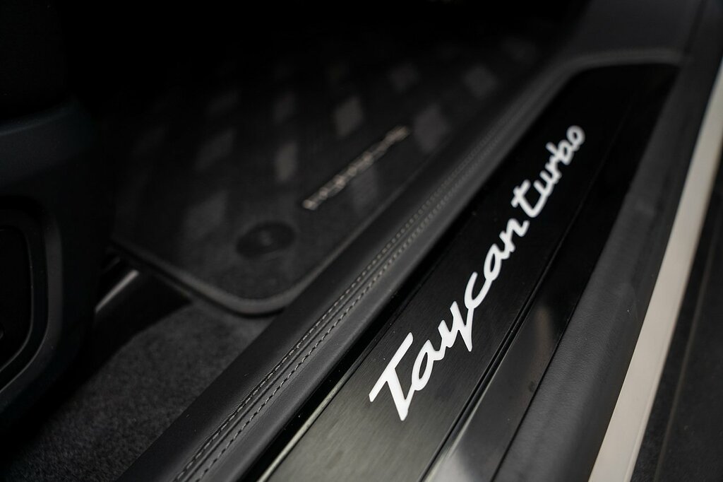 Porsche Taycan Taycan Turbo S Cross Turismo Black #46