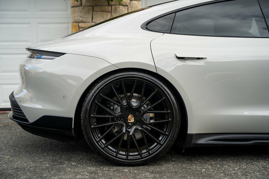 Porsche Taycan Performance Plus 93.4Kwh Turbo Saloon Grey #6