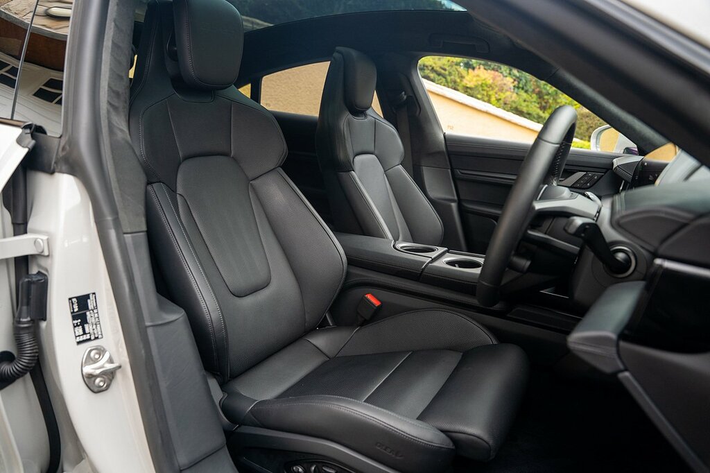 Porsche Taycan Taycan Turbo S Cross Turismo Black #43