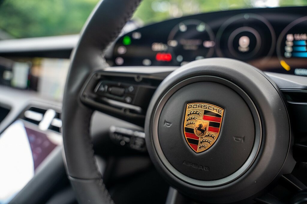 Porsche Taycan Taycan Turbo S Cross Turismo Black #55