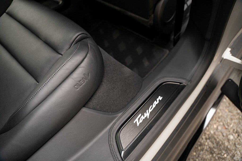 Porsche Taycan Taycan Turbo S Cross Turismo Black #62