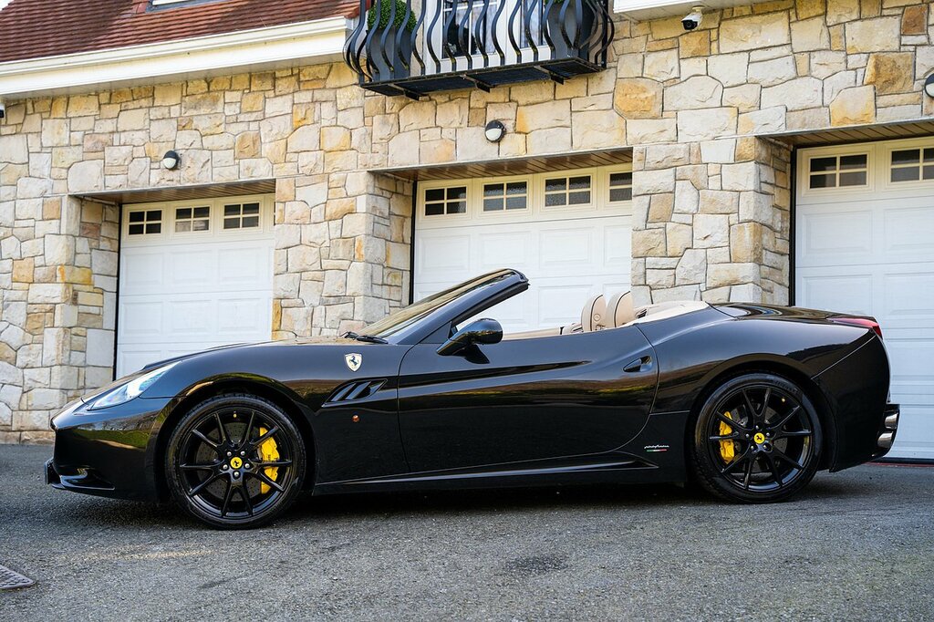 Ferrari California Convertible 4.3 12 Stamp Ferrari History - Fresh S Red #40