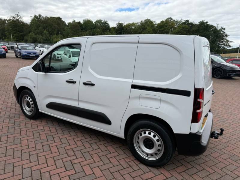 Peugeot E-Partner 100Kw 50Kwh Professional Premium White #6