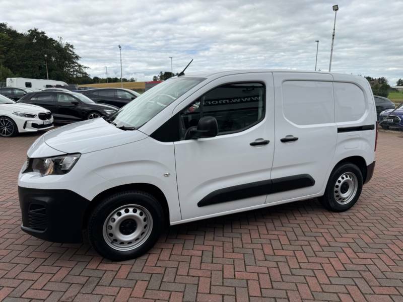 Peugeot E-Partner 100Kw 50Kwh Professional Premium White #4