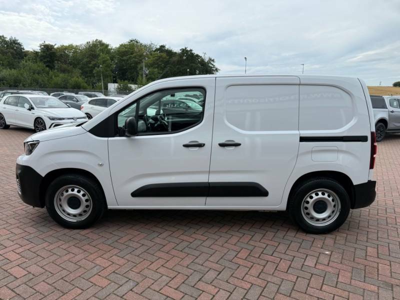 Peugeot E-Partner 100Kw 50Kwh Professional Premium White #5