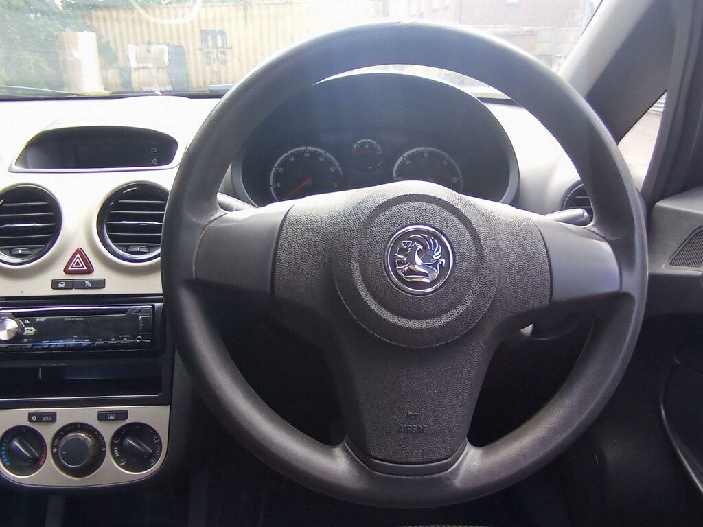 Vauxhall Corsa Vauxhall Corsa 1.4I 16V Sxi Hatchback Black #11