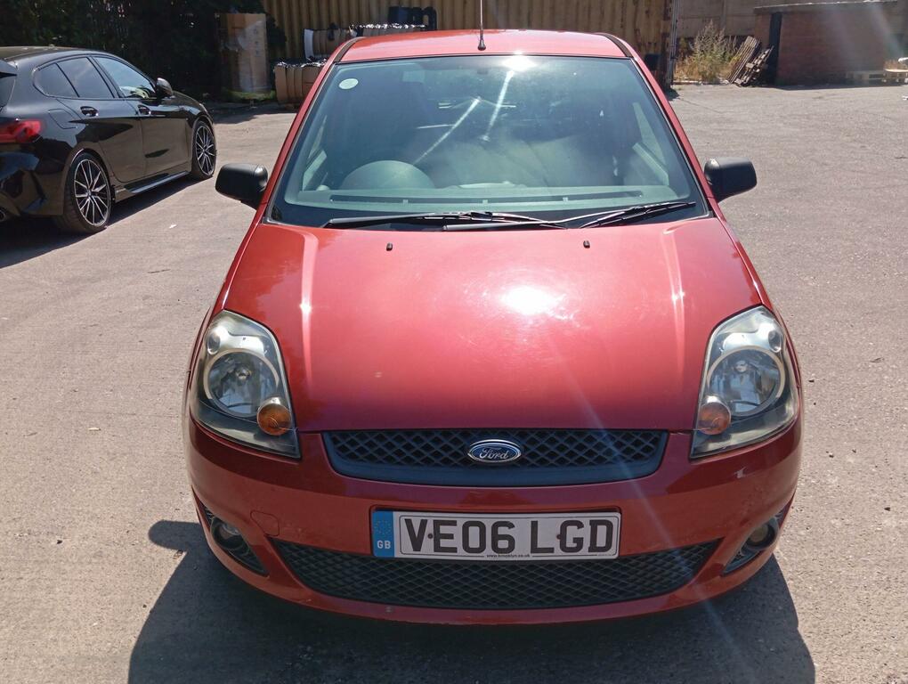 Ford Fiesta 1.25 Zetec Climate Red #2