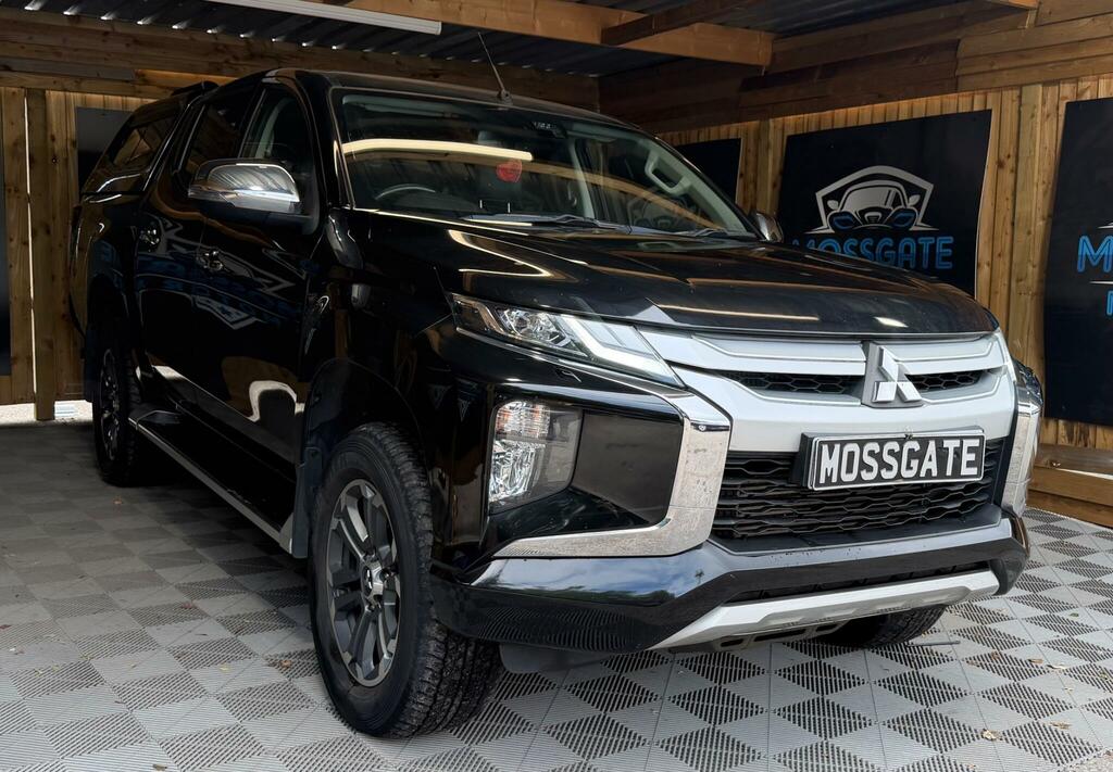 Mitsubishi L200 2.2 Di-d Dc Barbarian 4Wd Euro 6 Ss Black #2