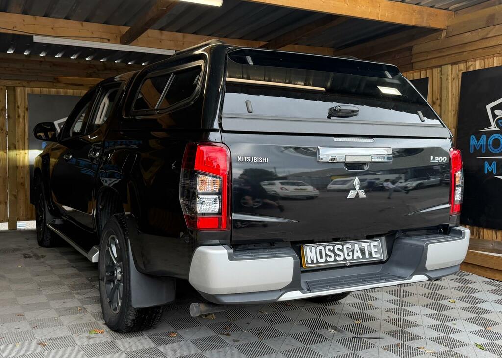 Mitsubishi L200 2.2 Di-d Dc Barbarian 4Wd Euro 6 Ss Black #5