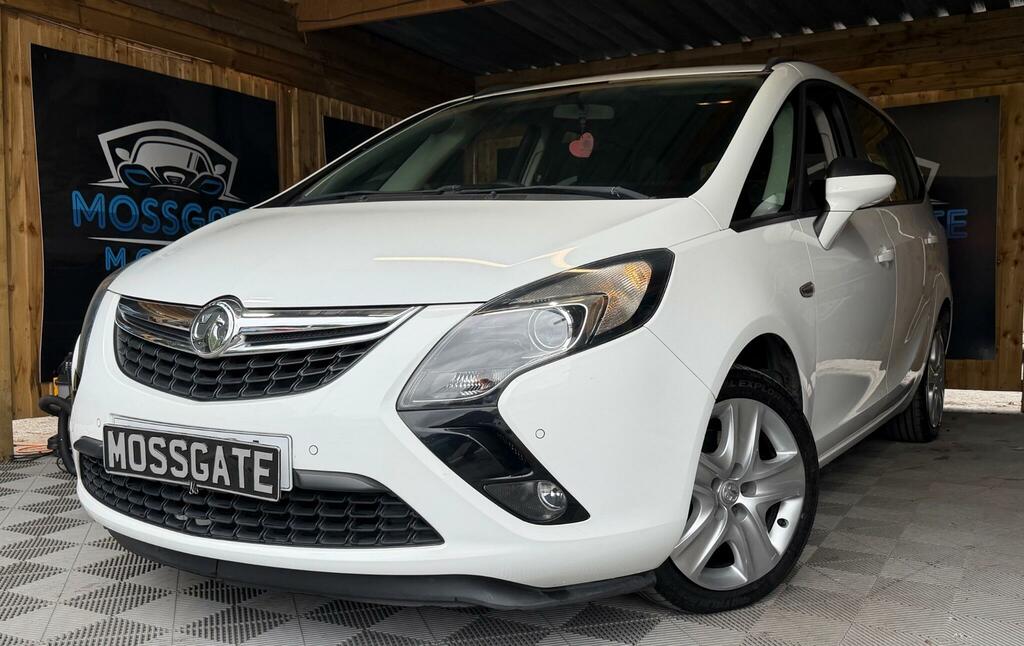 Vauxhall Zafira Tourer 2.0 Cdti Exclusiv Euro 5 White #5