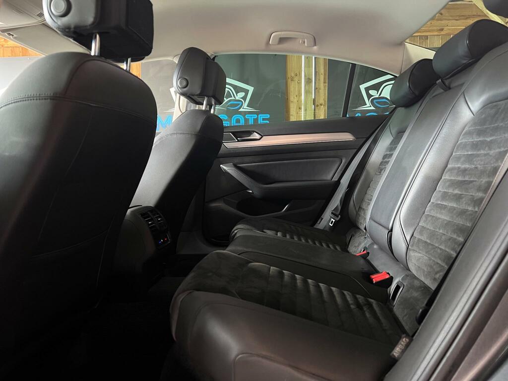 Volkswagen Passat 2.0 Tdi Bluemotion Tech Se Business Estate Die Black #32