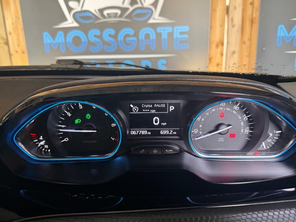 Peugeot 2008 Peugeot Estate 1.5 Bluehdi 100 Allure Premi Green #25
